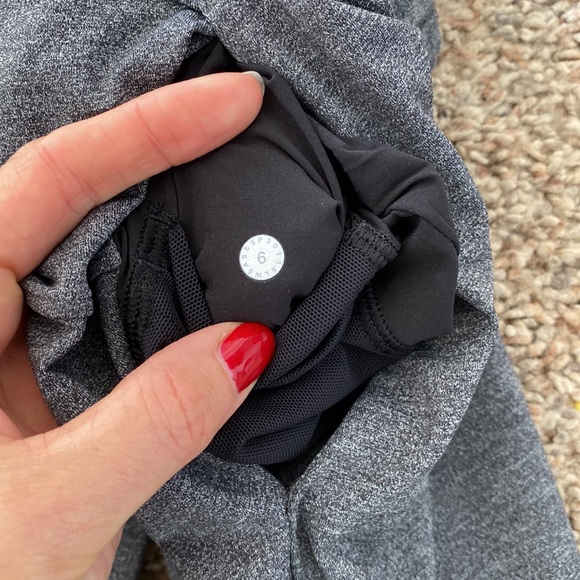 Lululemon on the fly pant - Picture 4 of 4